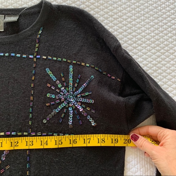 Vintage Snowflake Novelty Sweater • Medium - Picture 5 of 6